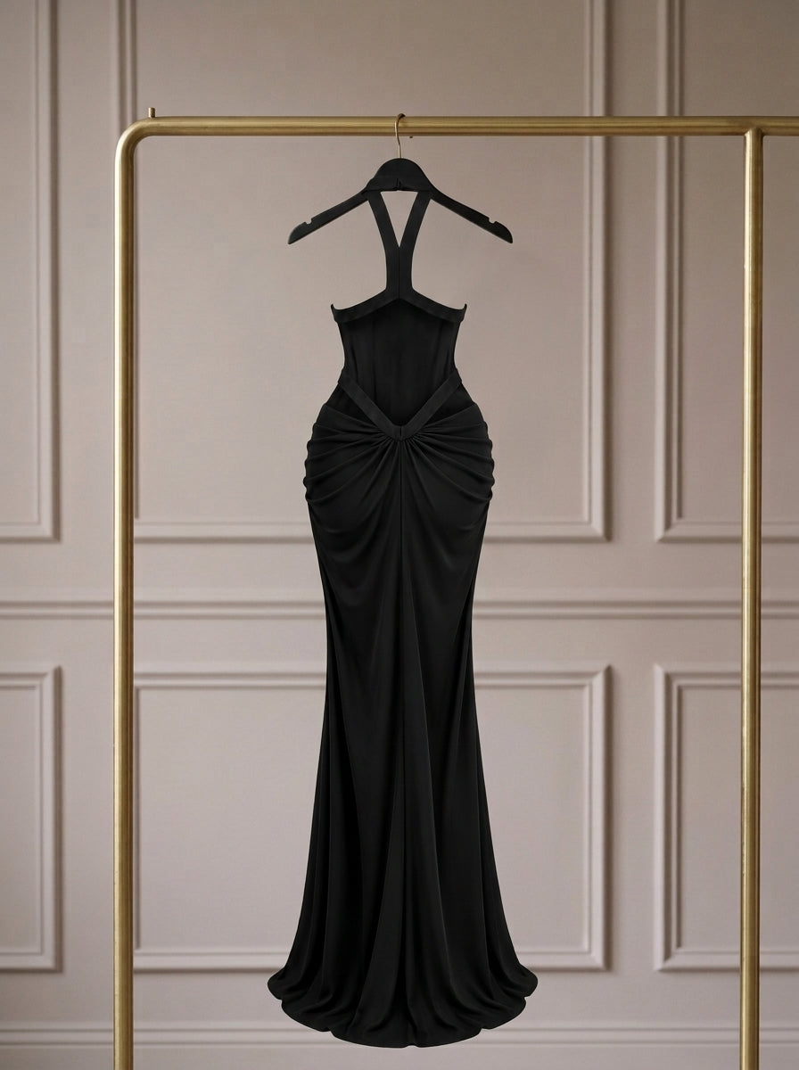 Aurévia — Vestido Maxi Halter Cut-Out · Elegancia Escultural