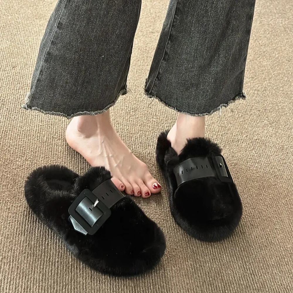 Vylune — Zapatillas Mule de Pelo con Hebilla