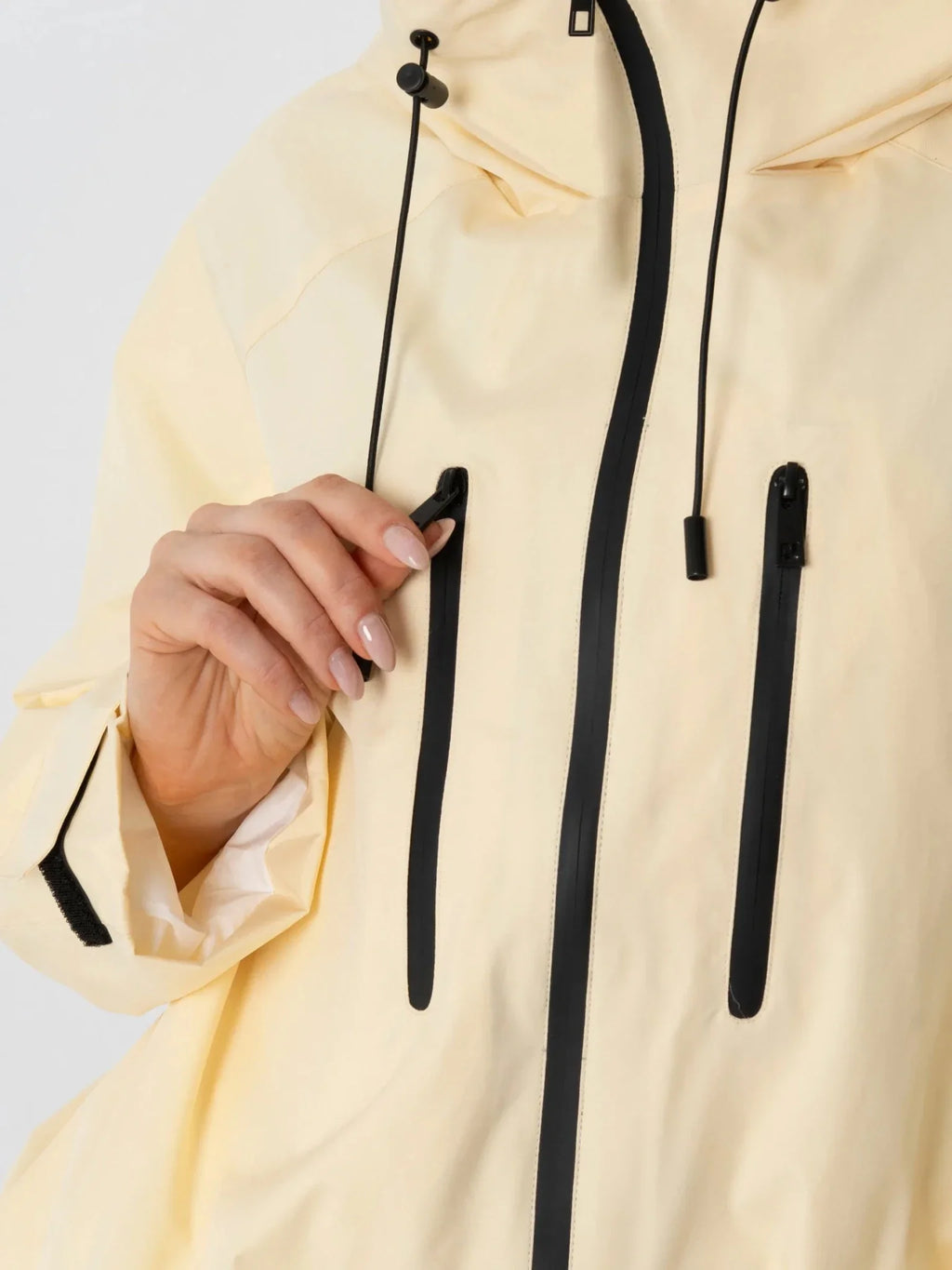 Névora — Chaqueta Impermeable Oversize Corta
