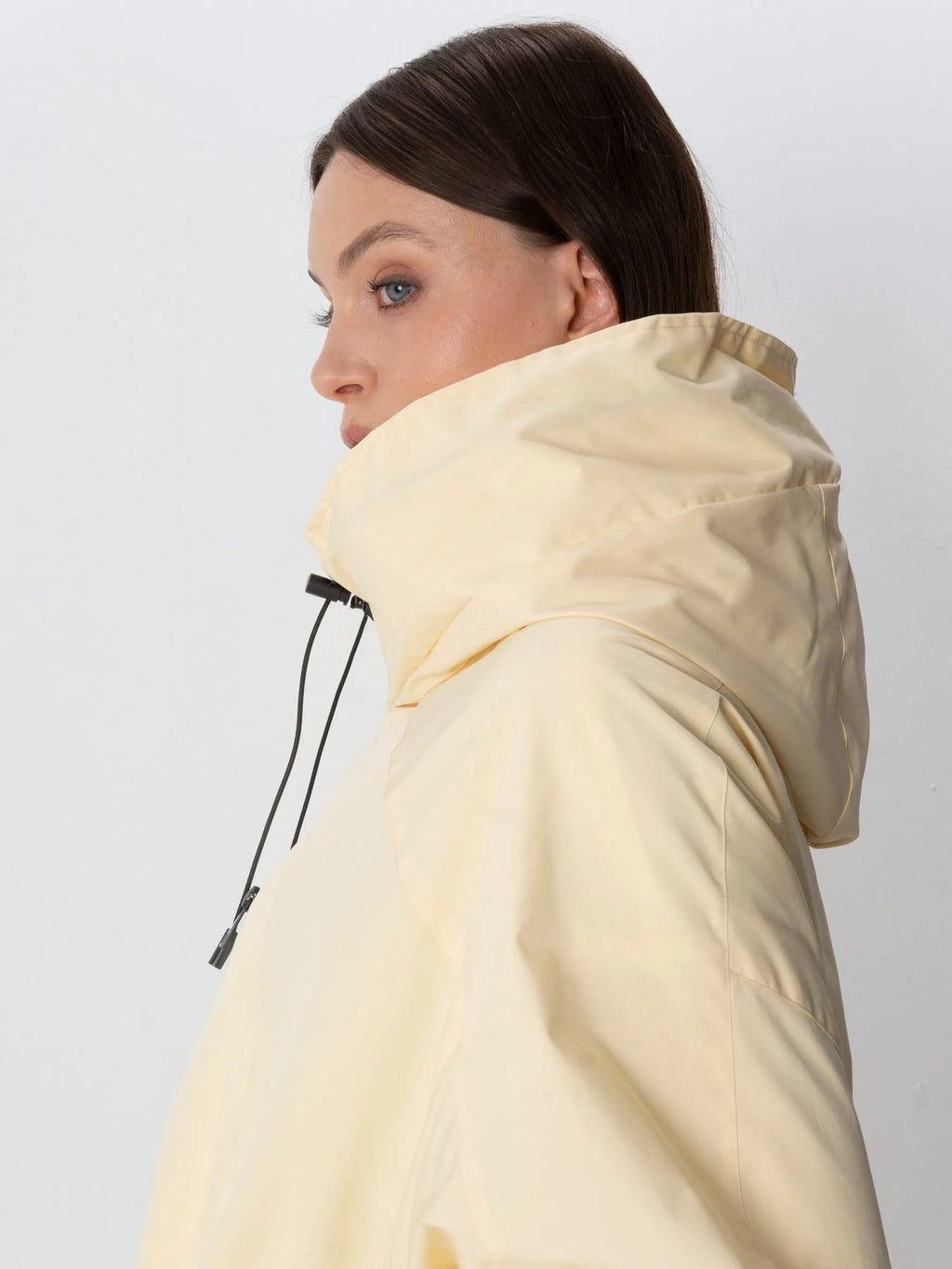 Névora — Chaqueta Impermeable Oversize Corta